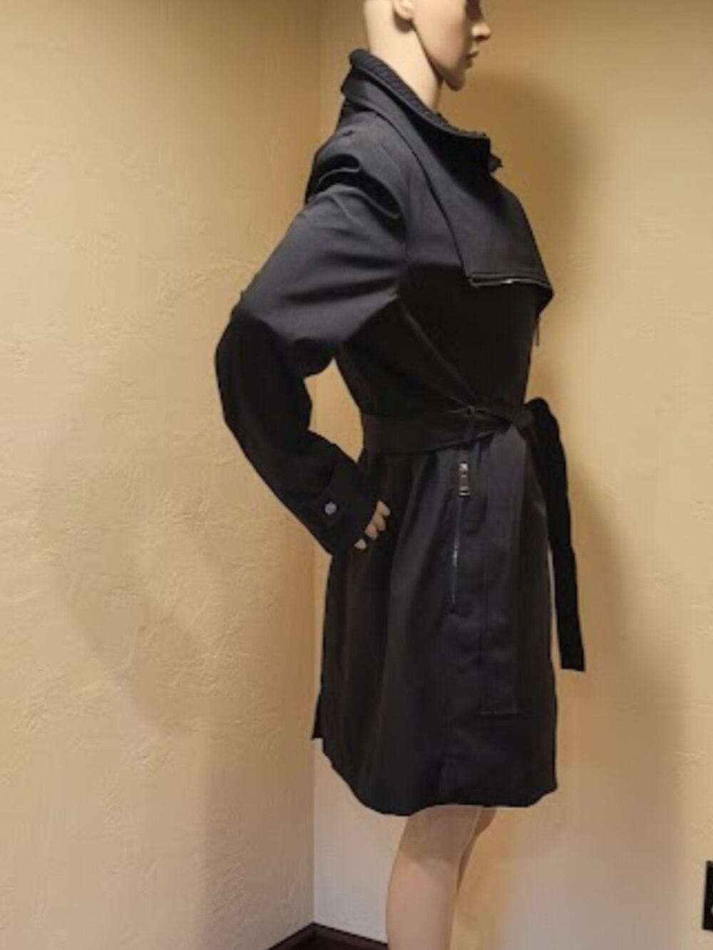 NWT Halston belted black double zipper trench coat with nice detailing - Picture 6 of 7